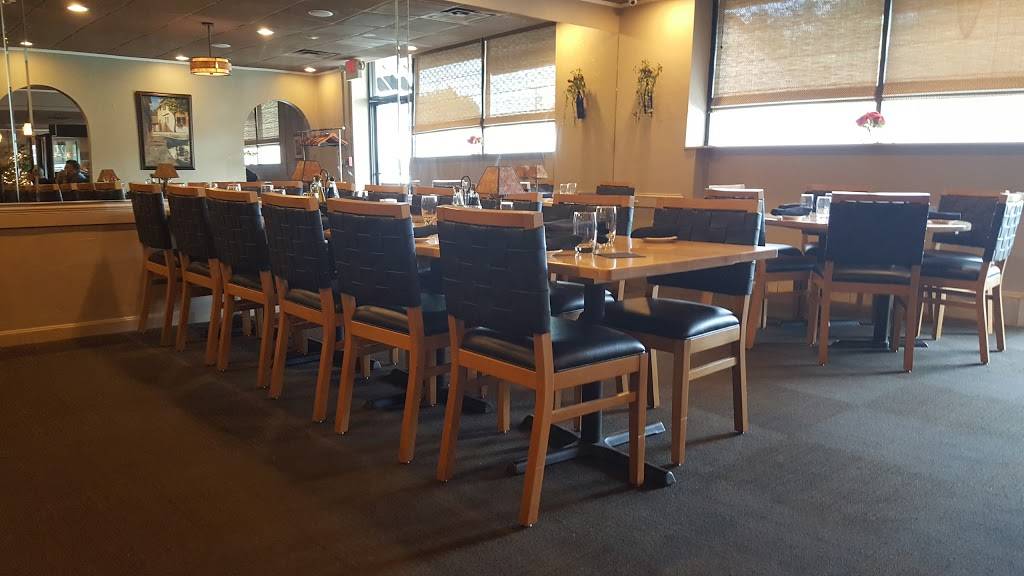 Pats | restaurant | 1200 Hartford Ave, Johnston, RI 02919, USA | 4012731444 OR +1 401-273-1444