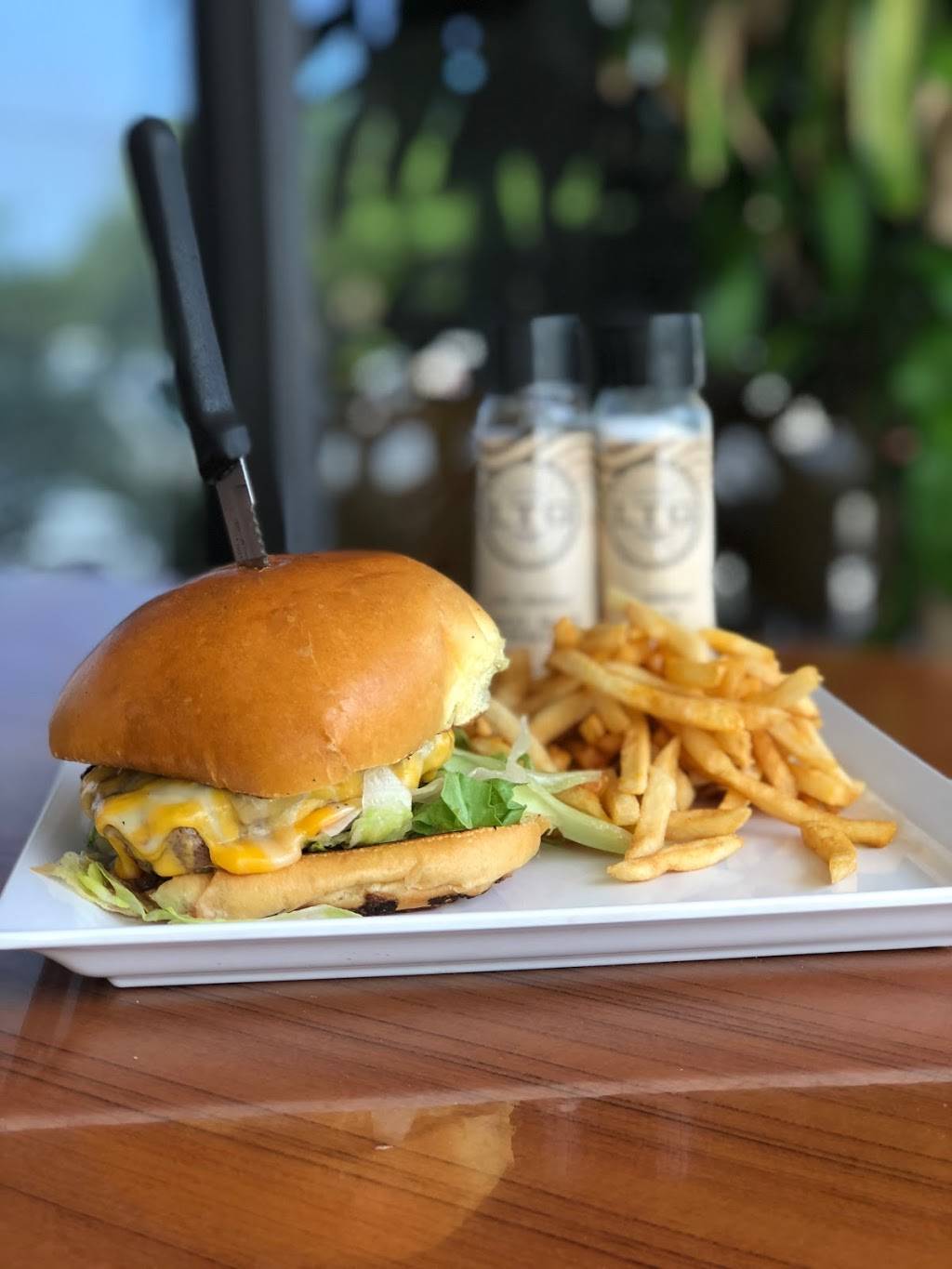 Legends Tavern & Grille | restaurant | 1391 S Military Trail, Deerfield Beach, FL 33442, USA | 7542122655 OR +1 754-212-2655