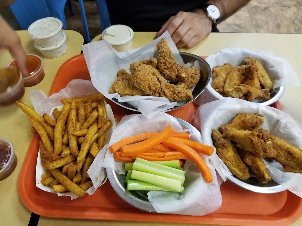 Crazy Mikes Wings | restaurant | 5350 W Bell Rd, Glendale, AZ 85308, USA | 6234636881 OR +1 623-463-6881