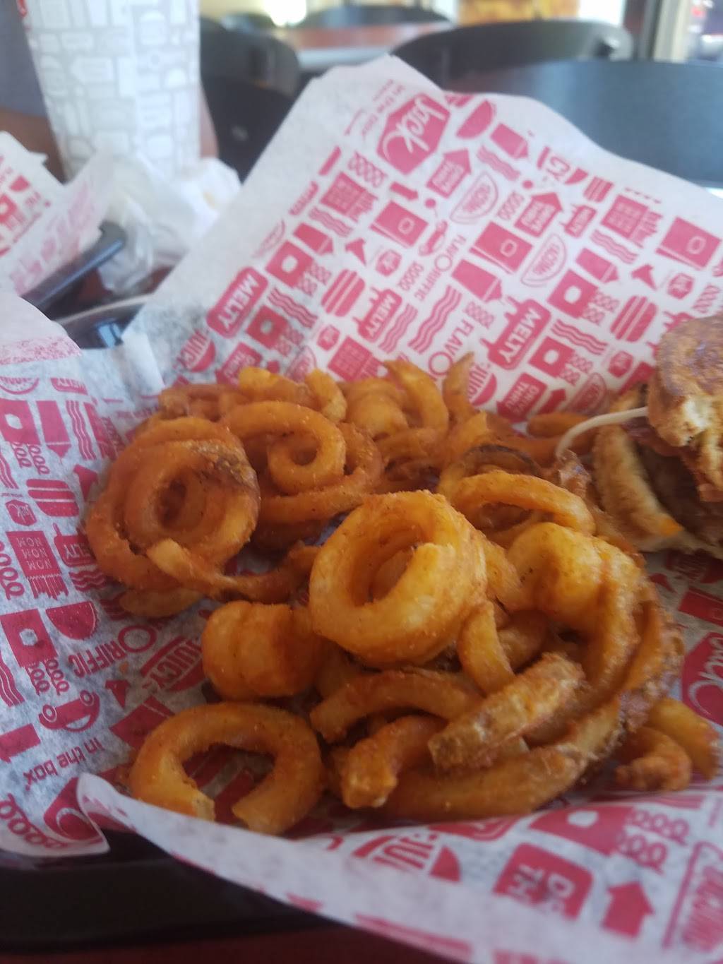 Jack in the Box | restaurant | 6416 Woodman Ave, Van Nuys, CA 91401, USA | 8189090066 OR +1 818-909-0066