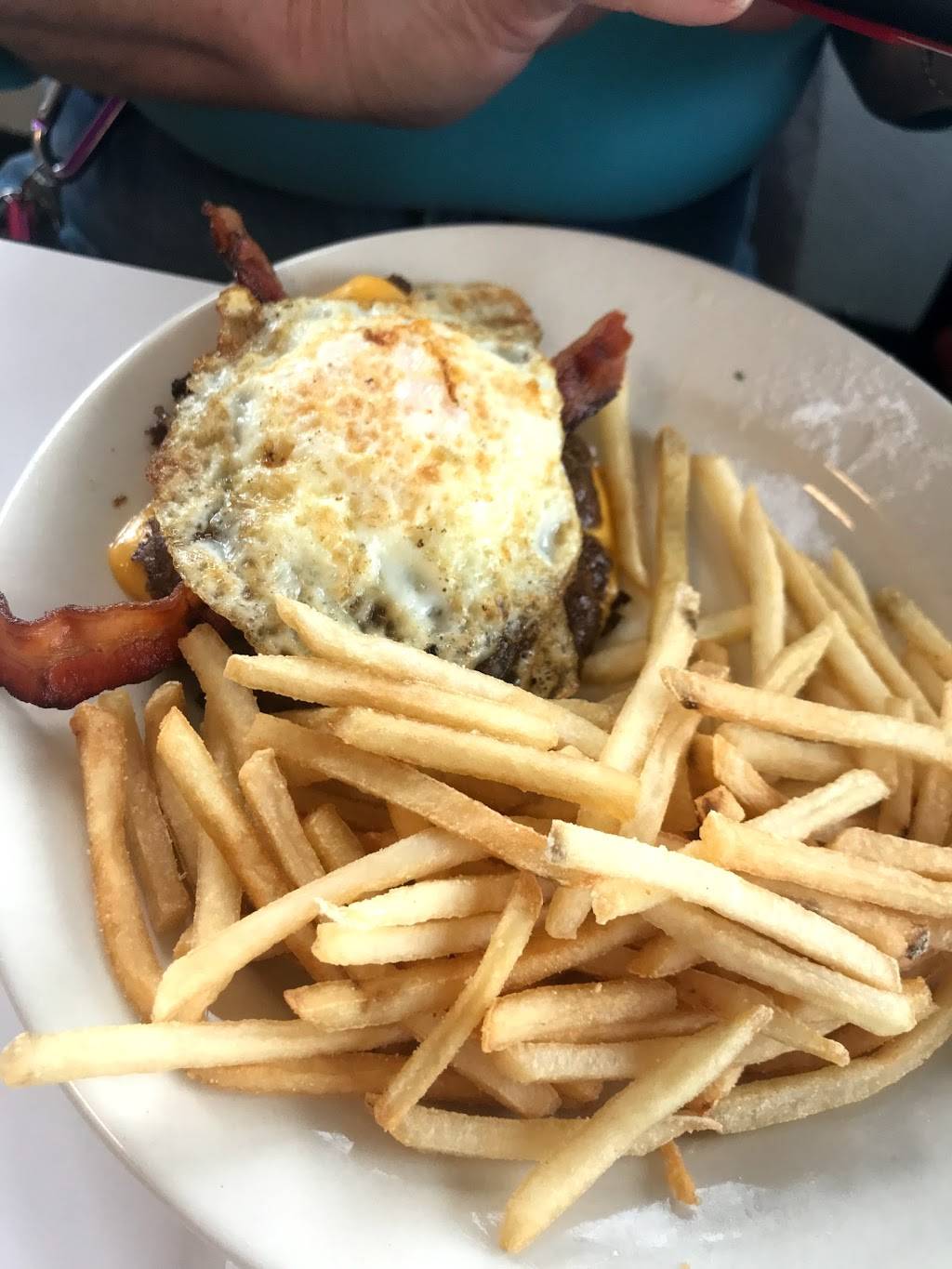 Steak n Shake | restaurant | 500 E Emory Rd, Powell, TN 37849, USA | 8659477066 OR +1 865-947-7066