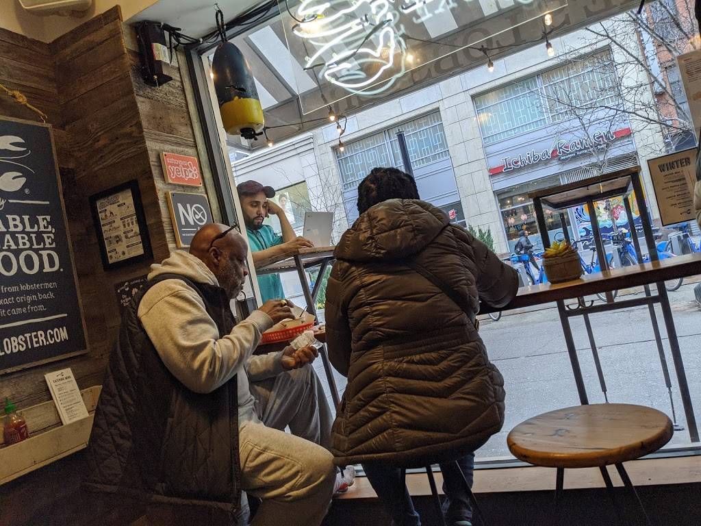 Lukes Lobster Union Square - Temporarily Closed | restaurant | 124 University Pl, New York, NY 10003, USA | 9174759191 OR +1 917-475-9191