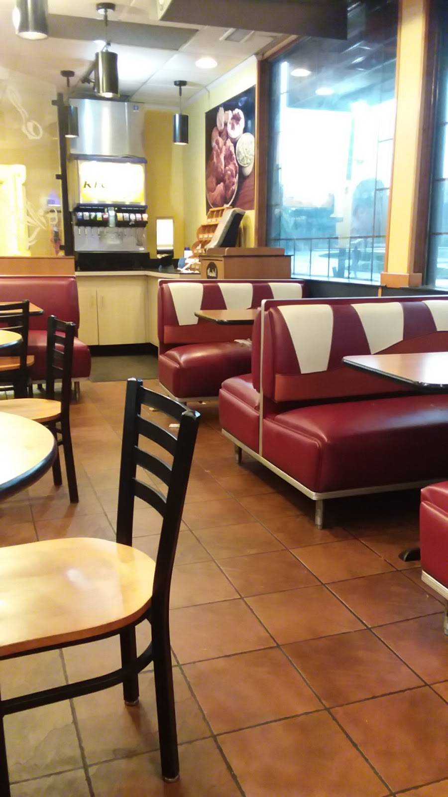 KFC | restaurant | 1334 Edgewood Rd SW, Cedar Rapids, IA 52404, USA | 3193967744 OR +1 319-396-7744