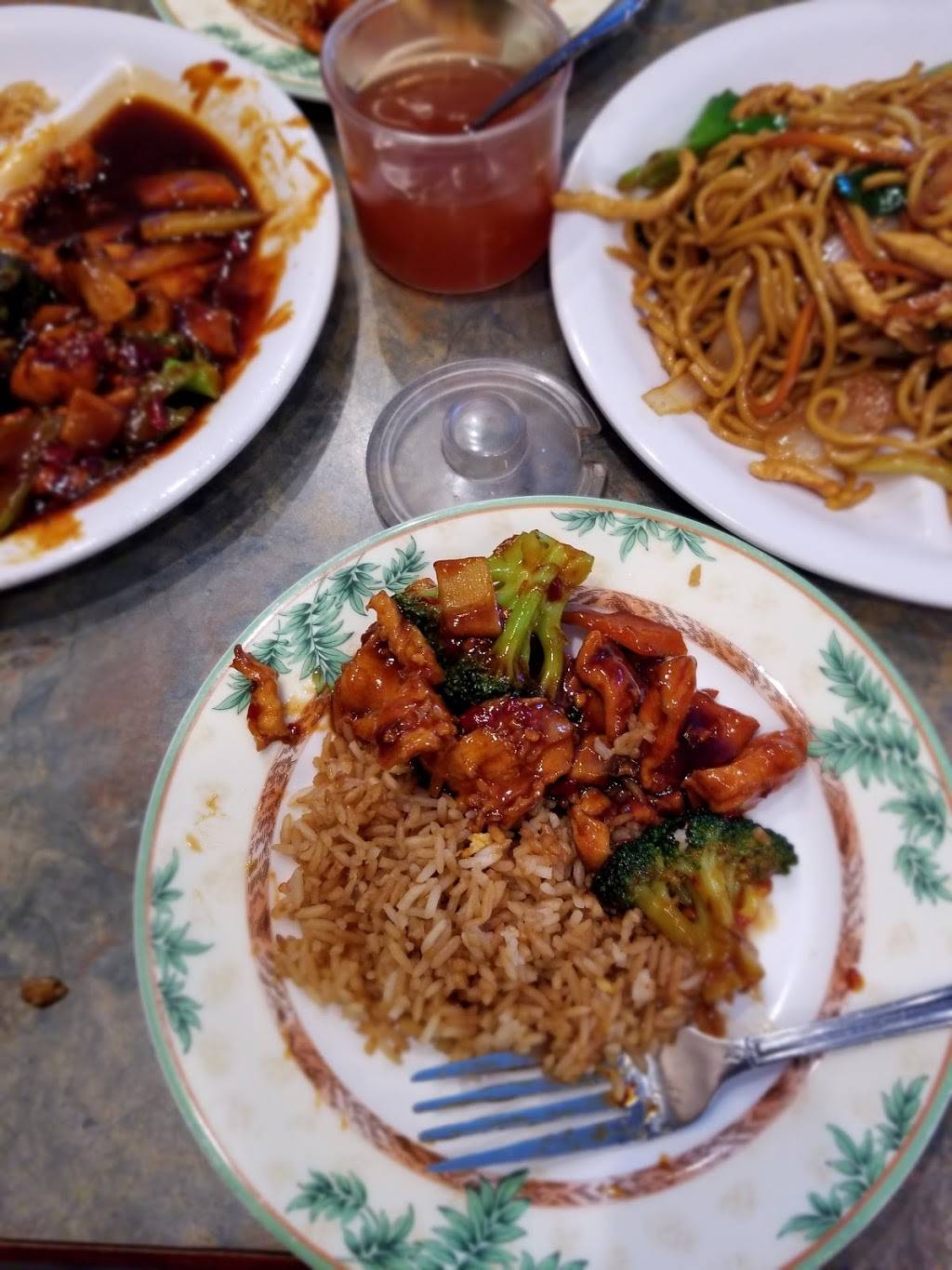 Chopsticks | restaurant | 135 Spring St, Herndon, VA 20170, USA | 7036689454 OR +1 703-668-9454