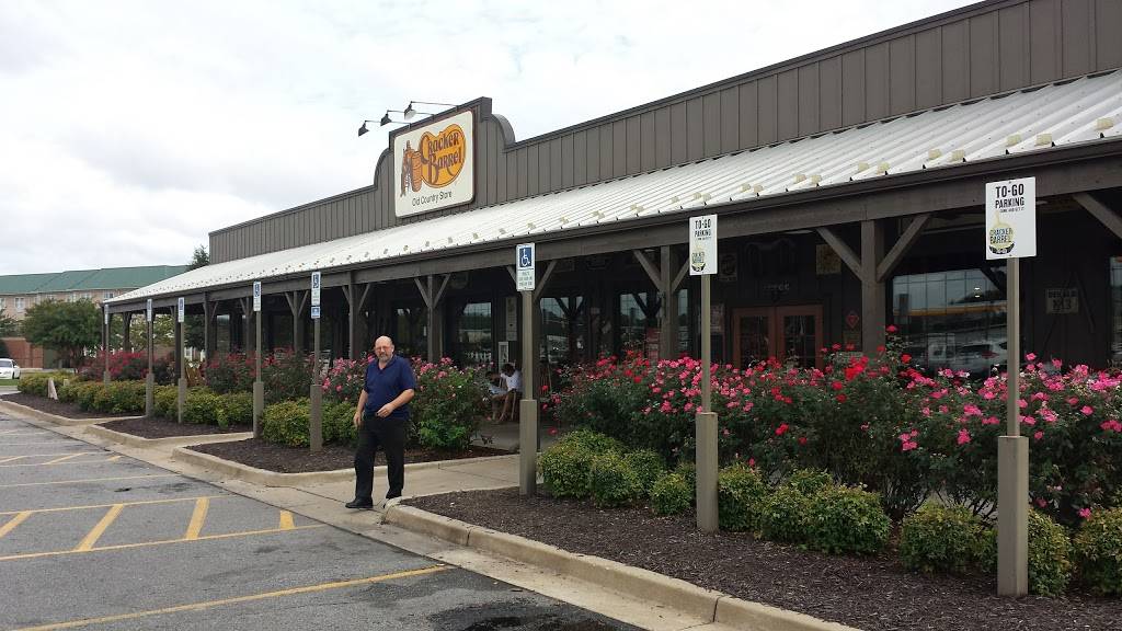 Cracker Barrel Old Country Store | restaurant | 103 Sadler Ln, Emporia, VA 23847, USA | 4343369115 OR +1 434-336-9115