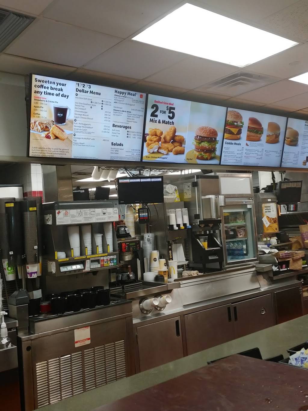 McDonalds | cafe | 1000 Johnson Ferry Rd NE, Atlanta, GA 30342, USA | 4042501504 OR +1 404-250-1504