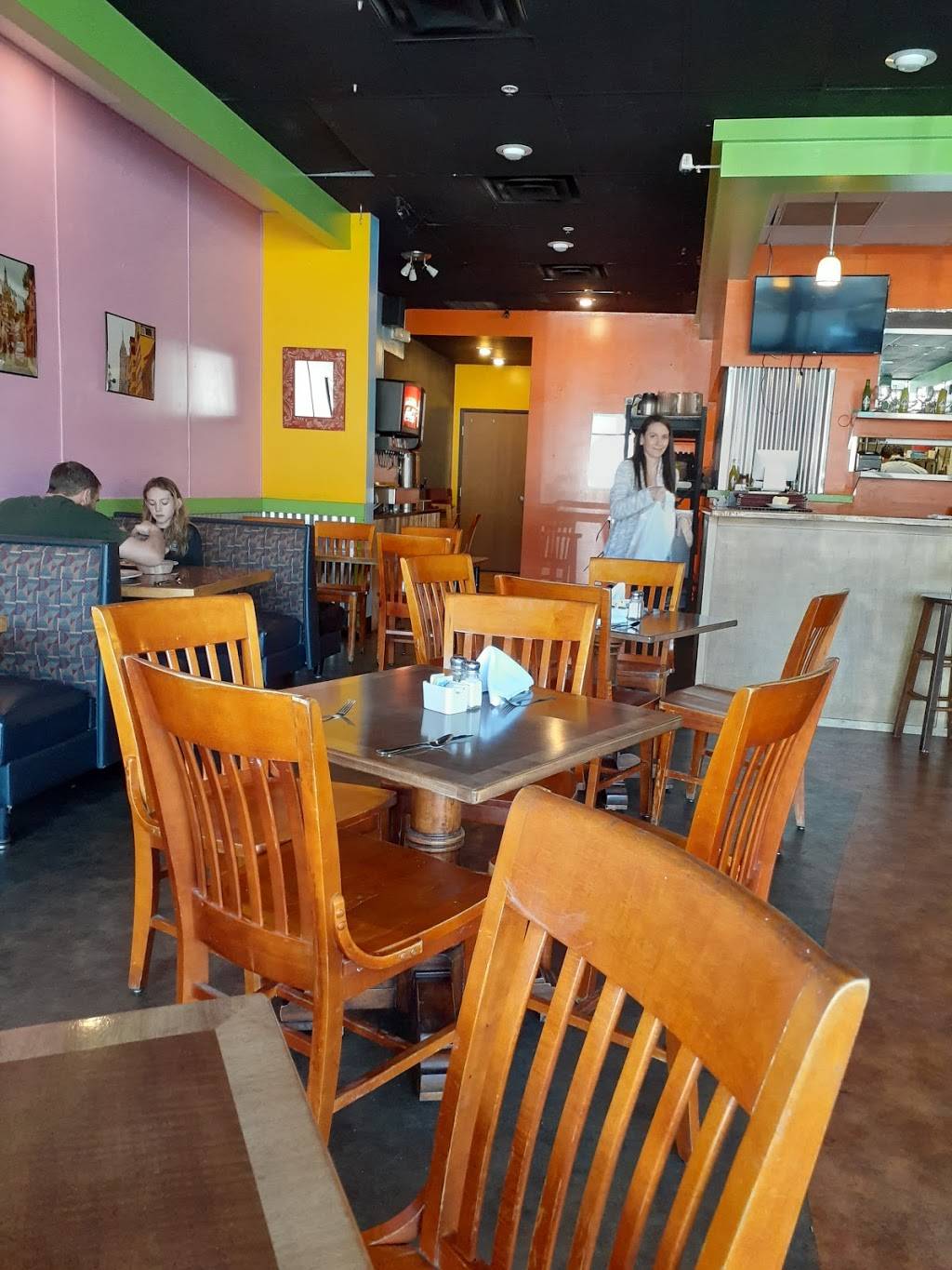 Serranos Mexican Bar & Grill | restaurant | 1079 East, US-24, Woodland Park, CO 80863, USA | 7196877150 OR +1 719-687-7150