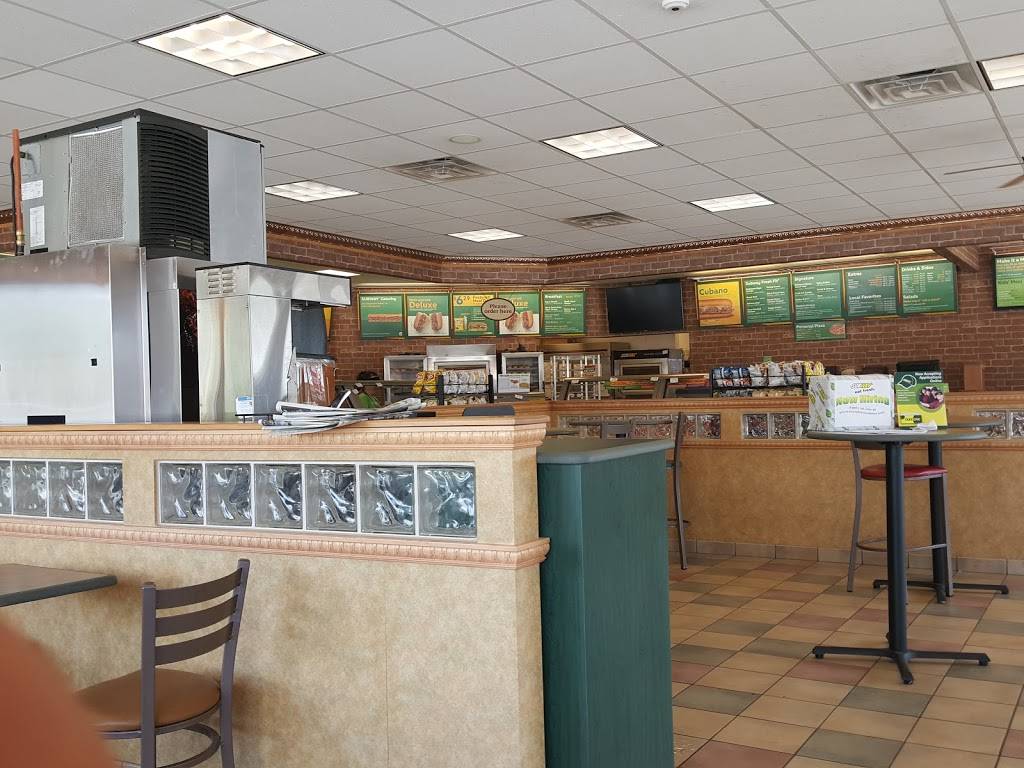 Subway | restaurant | 2863 S Oneida St, Green Bay, WI 54304, USA | 9209640227 OR +1 920-964-0227