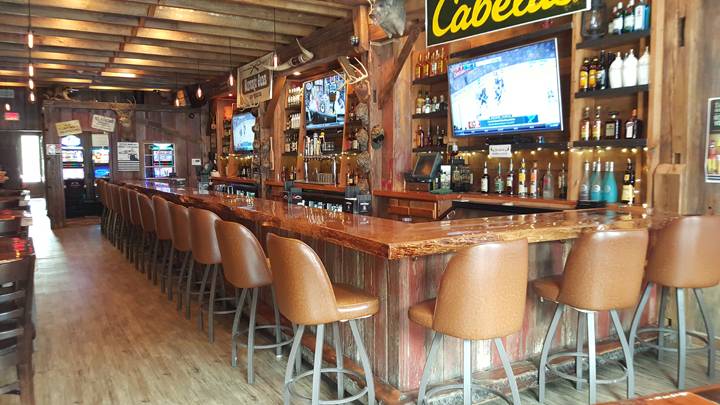 Nikos Pointers Saloon | restaurant | 106 S State St, Marengo, IL 60152, USA | 8155687955 OR +1 815-568-7955