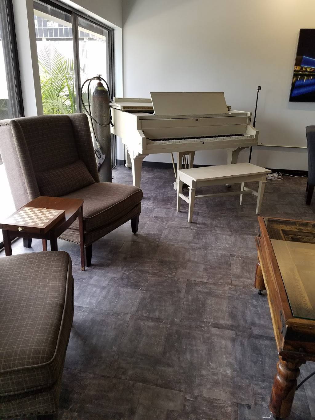 The Attic On Kennedy | cafe | 500 E Kennedy Blvd #400, Tampa, FL 33602, USA | 8132261003 OR +1 813-226-1003