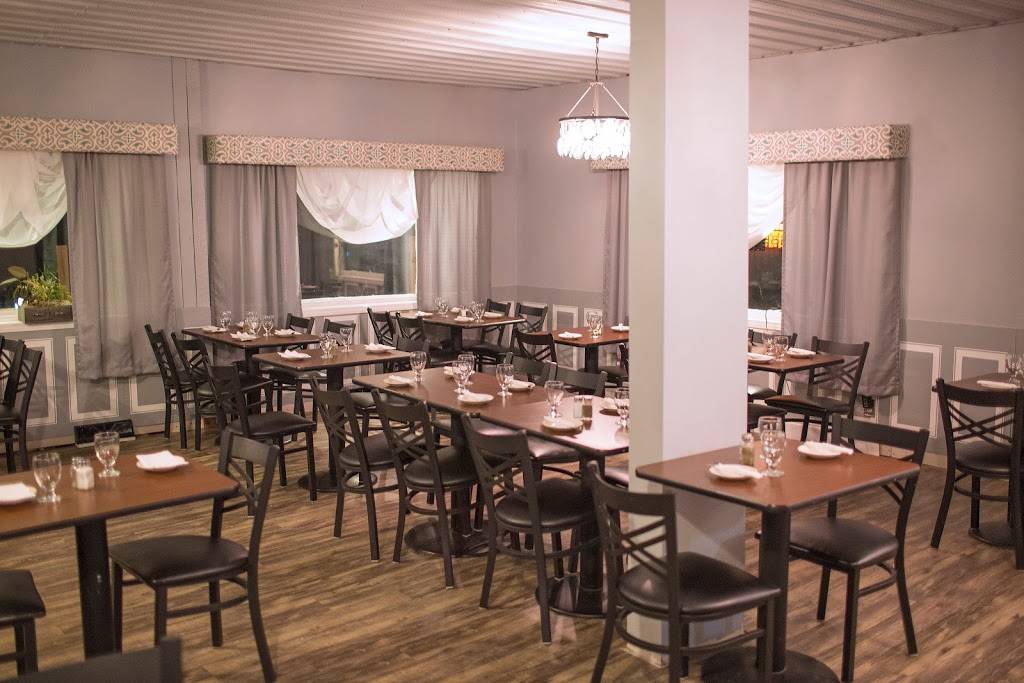 Hilltop Restaurant & Bar | restaurant | 4206 Lake Ave, Lockport, NY 14094, USA | 7164337060 OR +1 716-433-7060