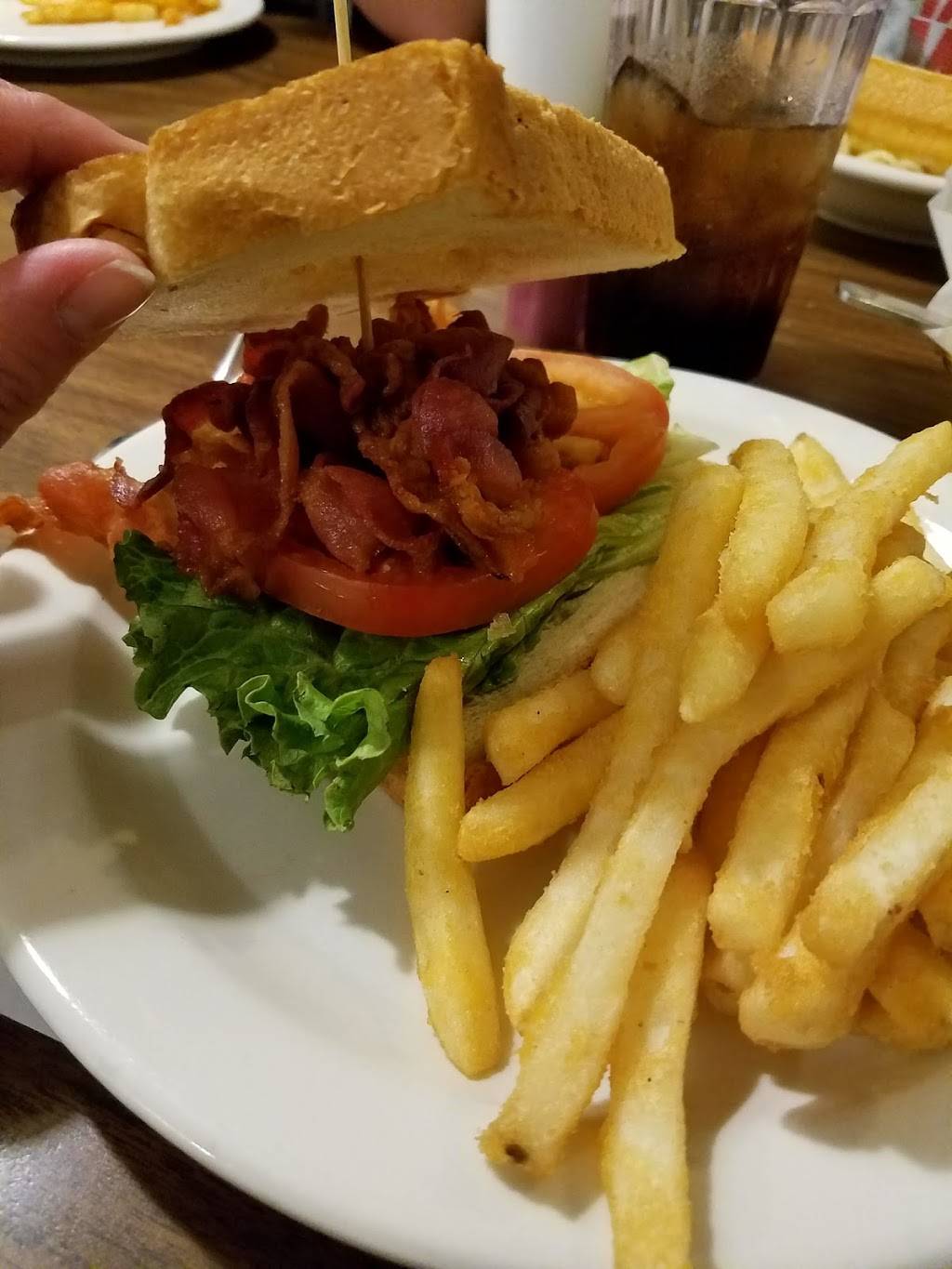 Tailwinds Steakhouse | restaurant | 200 E South 2nd St, Findlay, IL 62534, USA | 2177568654 OR +1 217-756-8654