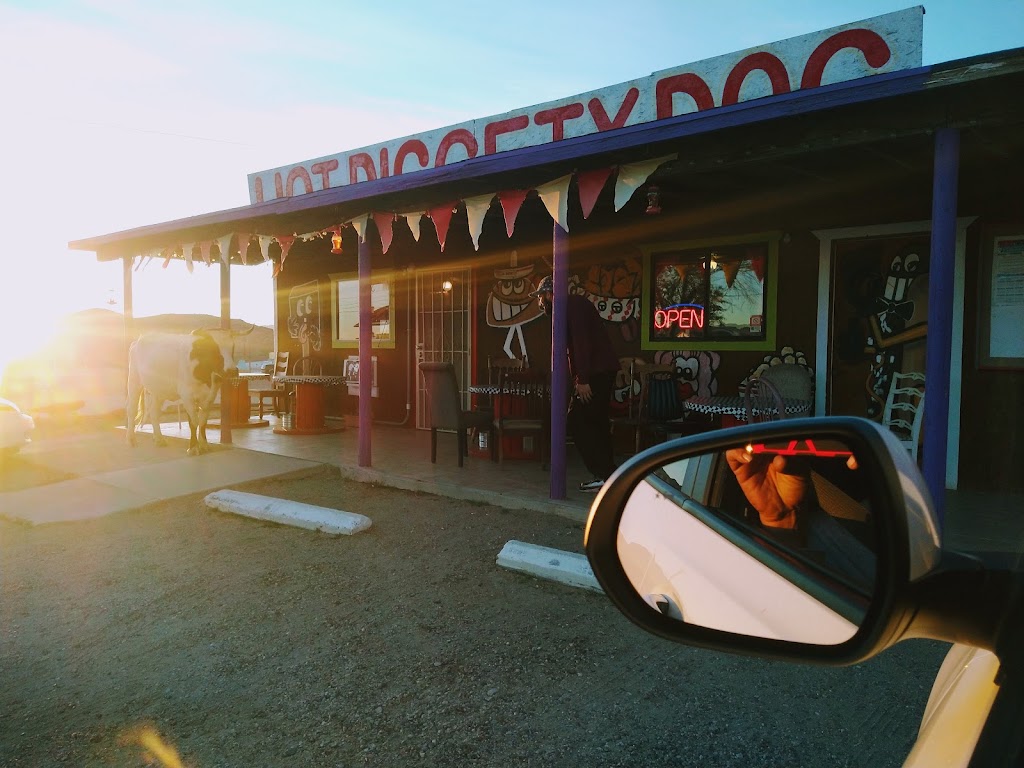 Hot Diggity Dog | restaurant | 16037 Pierce Ferry Rd, Dolan Springs, AZ 86441, USA | 9282494799 OR +1 928-249-4799