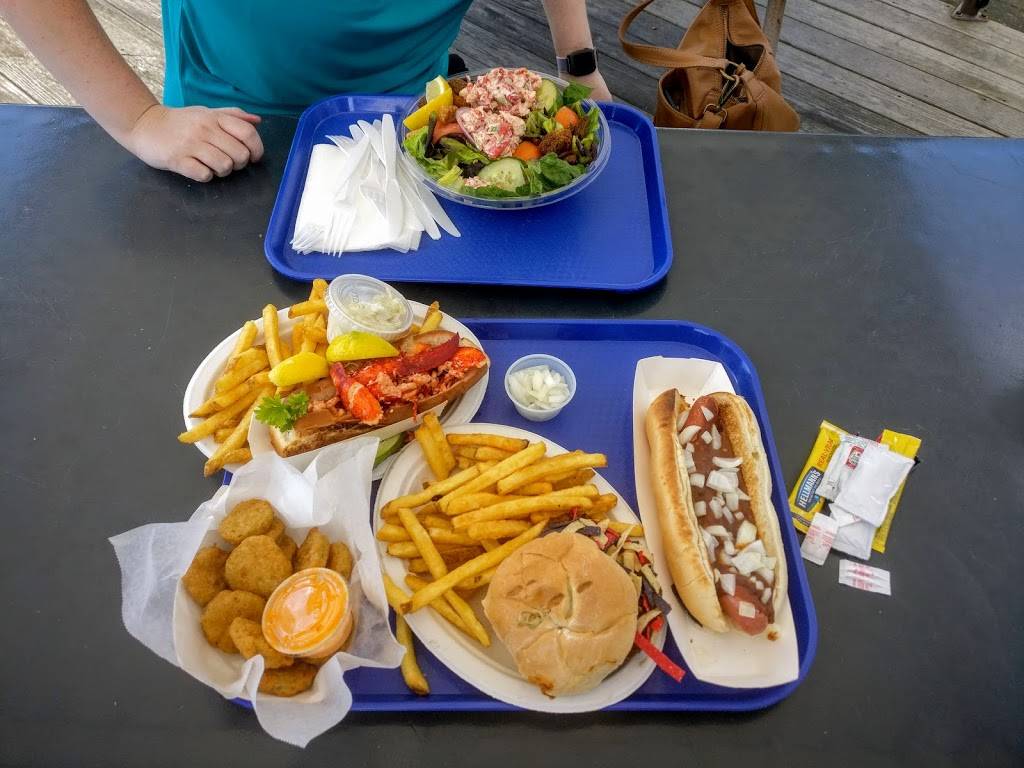 Captains Cove Seaport | restaurant | 1 Bostwick Ave, Bridgeport, CT 06605, USA | 2033351433 OR +1 203-335-1433