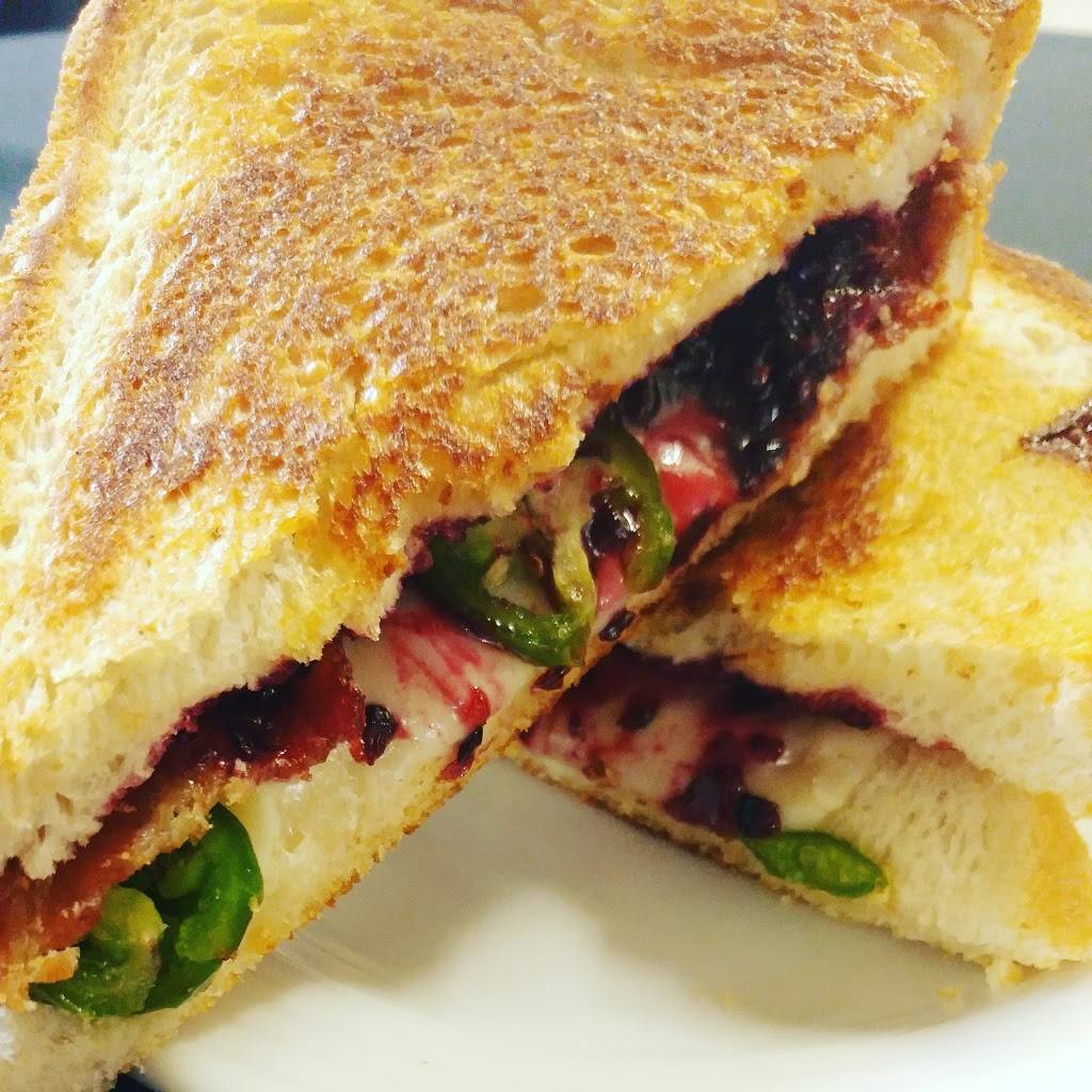 Cedar Grille | night club | 1200 Collins Rd NE, Cedar Rapids, IA 52402, USA | 3194919854 OR +1 319-491-9854