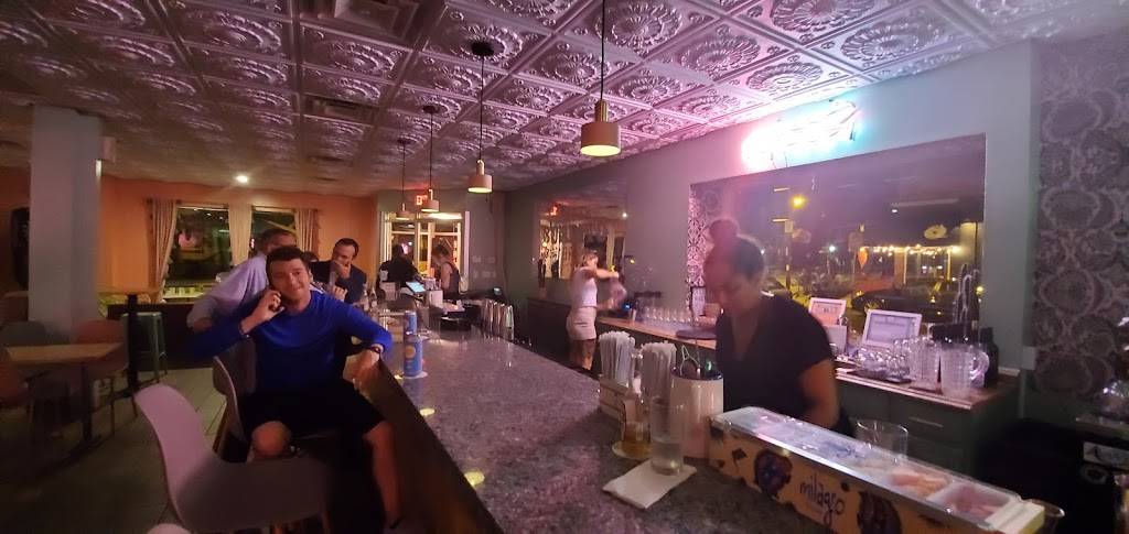 Breezy Burrito Bar | restaurant | 1000 Elmwood Ave, Buffalo, NY 14222, USA | 7163818996 OR +1 716-381-8996