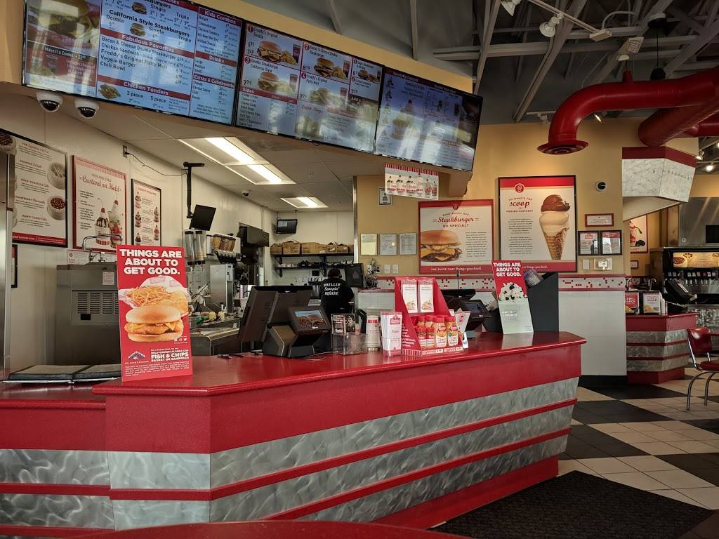 Freddys Frozen Custard & Steakburgers | restaurant | 2046 Sovia Dr, Waterloo, IA 50702, USA | 3192333410 OR +1 319-233-3410