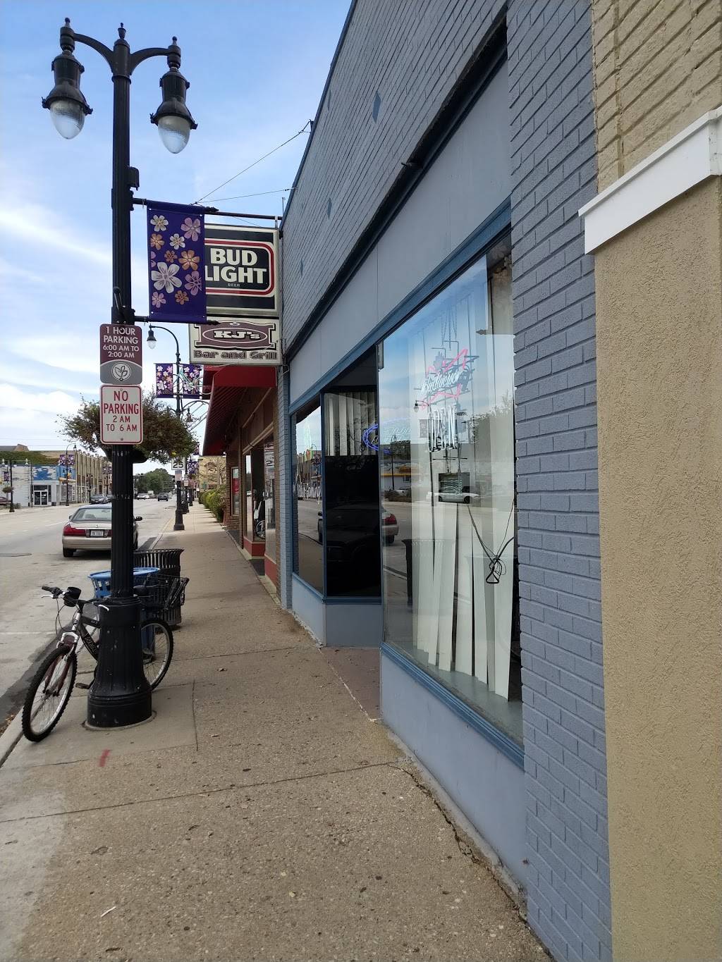 KJs Bar & Grill | restaurant | 518 E Lincoln Hwy, DeKalb, IL 60115, USA | 8157482577 OR +1 815-748-2577