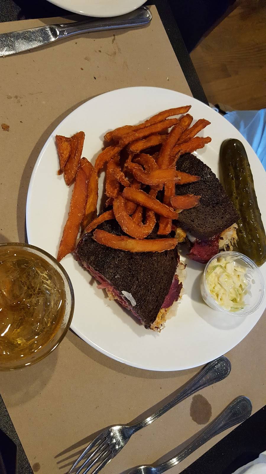 Sals Place | restaurant | 1495 Hicksville Rd # 1, North Massapequa, NY 11758, USA | 5167313417 OR +1 516-731-3417