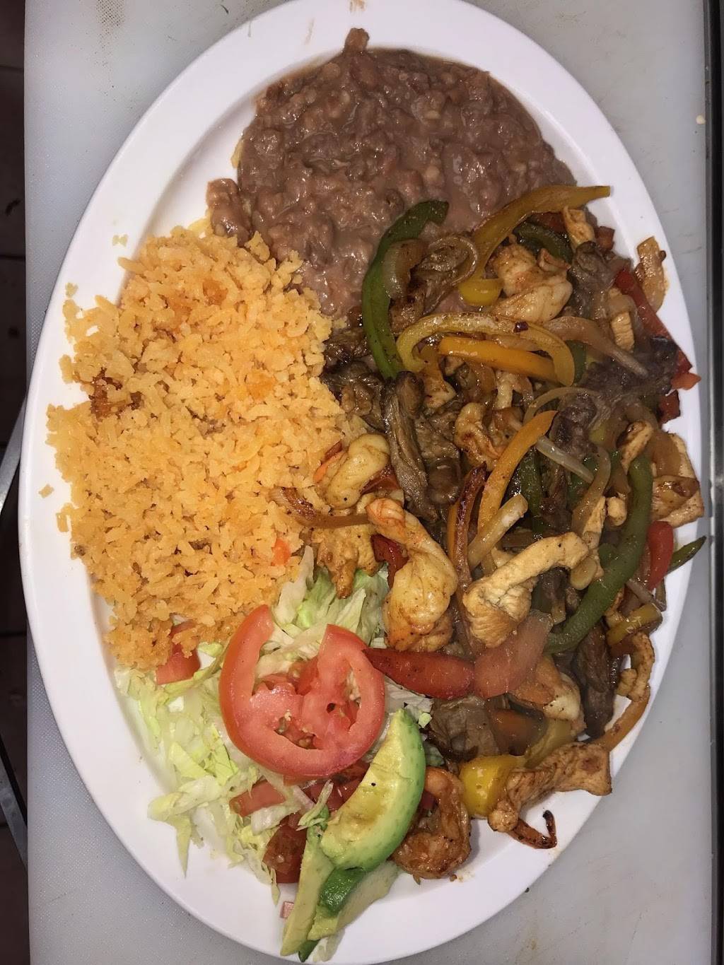 Los Perez Cafe | restaurant | 2009 Washington St, Waukegan, IL 60085, USA | 8476724920 OR +1 847-672-4920