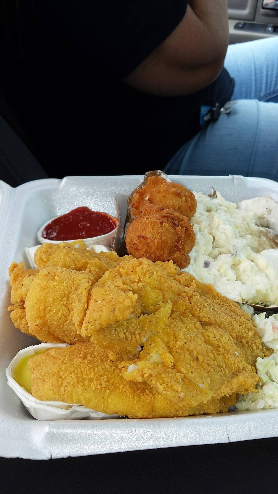 Captain Ds | restaurant | 2950 Highway 80 E, Pearl, MS 39208, USA | 6019323019 OR +1 601-932-3019