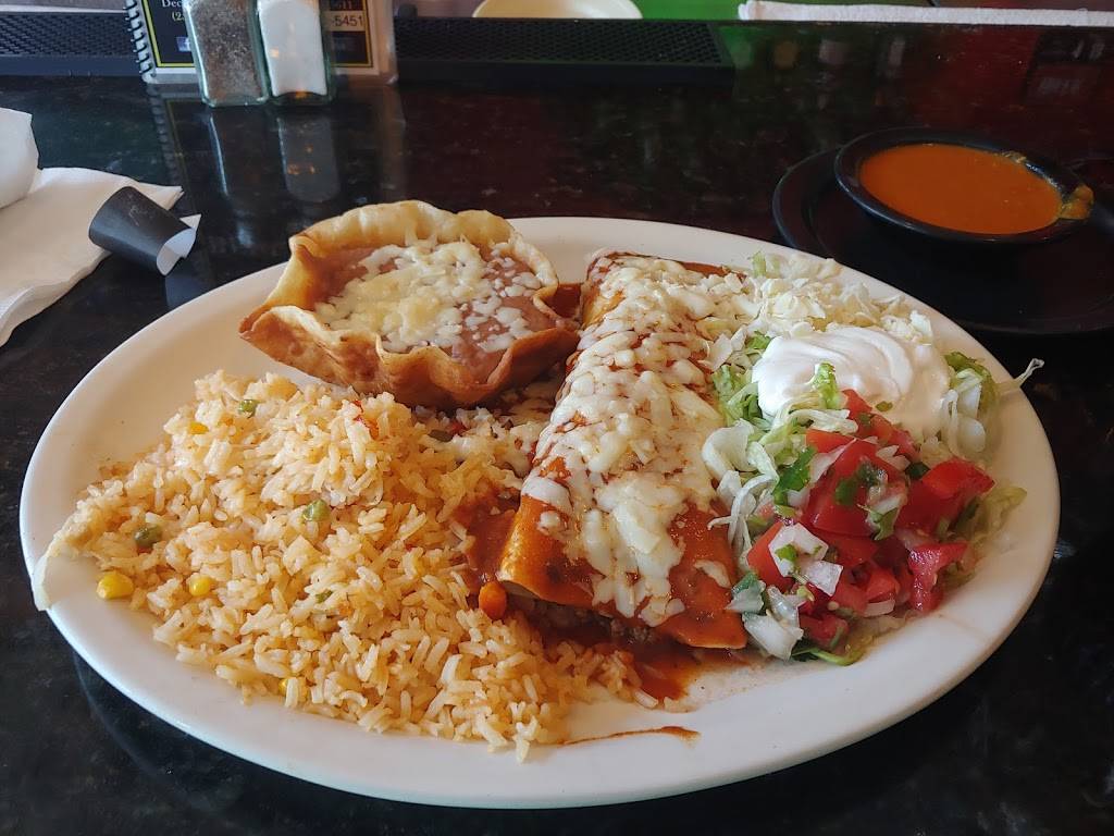 Lucias Cocina Mexicana | restaurant | 208 Market St W, Athens, AL 35611, USA | 2569985451 OR +1 256-998-5451