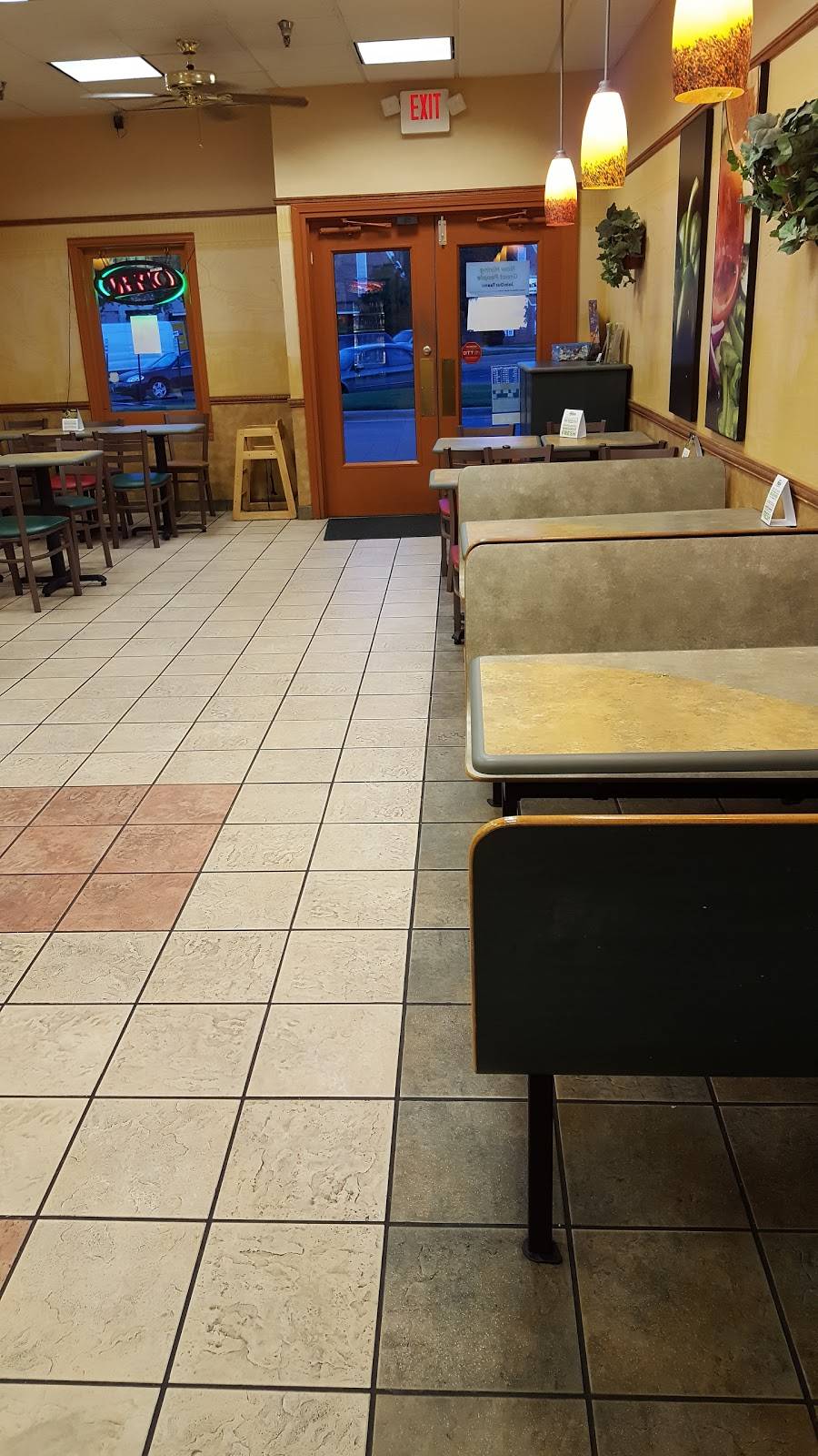 Subway | restaurant | 1259 Hurstbourne Lane Space 218 Plainview, Village S/C, Louisville, KY 40222, USA | 5023390782 OR +1 502-339-0782