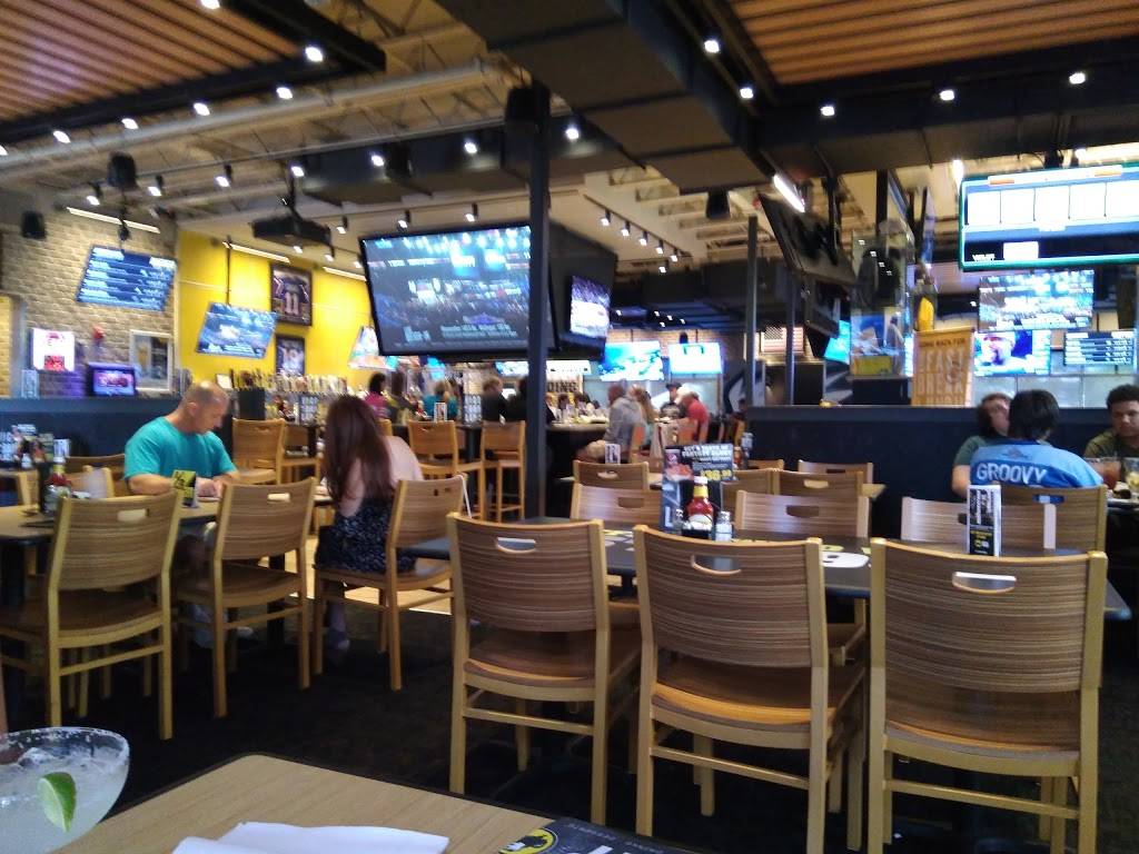 Buffalo Wild Wings | restaurant | 385 NY-25A, Miller Place, NY 11764, USA | 6314730282 OR +1 631-473-0282