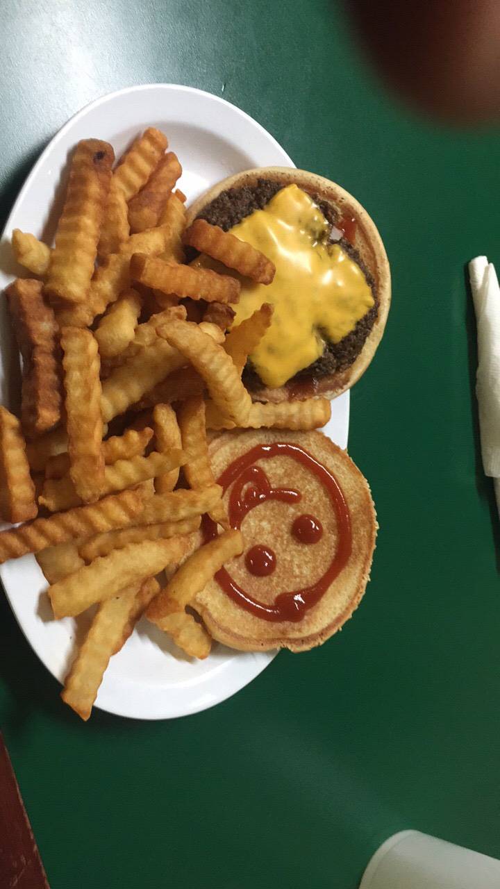 Steamboat Lillys | restaurant | 551429 US-1, Hilliard, FL 32046, USA | 9048451181 OR +1 904-845-1181