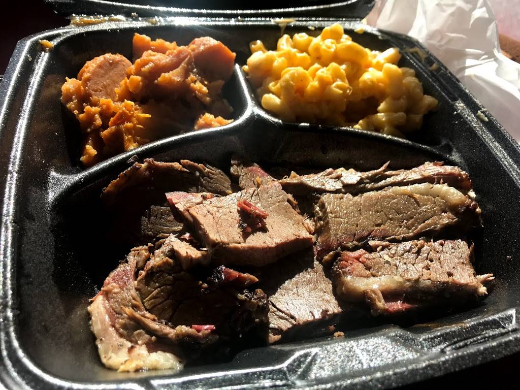 Kinfolks Award Winning BBQ | restaurant | 289 Winthrop St, Taunton, MA 02780, USA | 7744094615 OR +1 774-409-4615