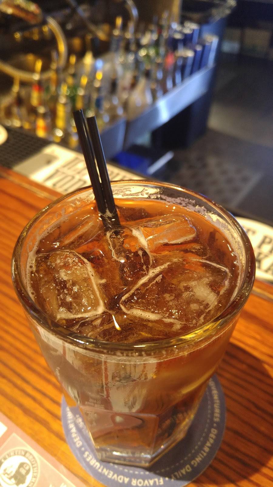 Riviera Cafe Brewhouse | restaurant | 288 Broad St, Bridgewater, MA 02324, USA | 5086979892 OR +1 508-697-9892