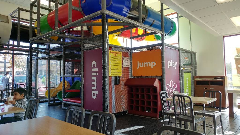 McDonalds | cafe | 3350 Klose Way, Richmond, CA 94806, USA | 5102224992 OR +1 510-222-4992