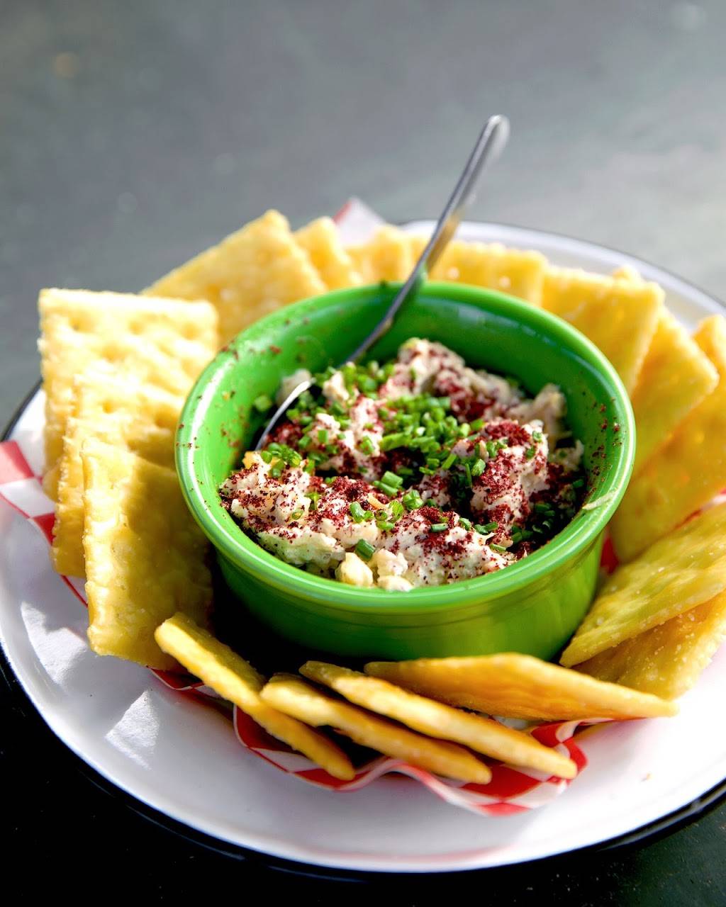 Leons | restaurant | 698 King St, Charleston, SC 29403, USA | 8435316500 OR +1 843-531-6500