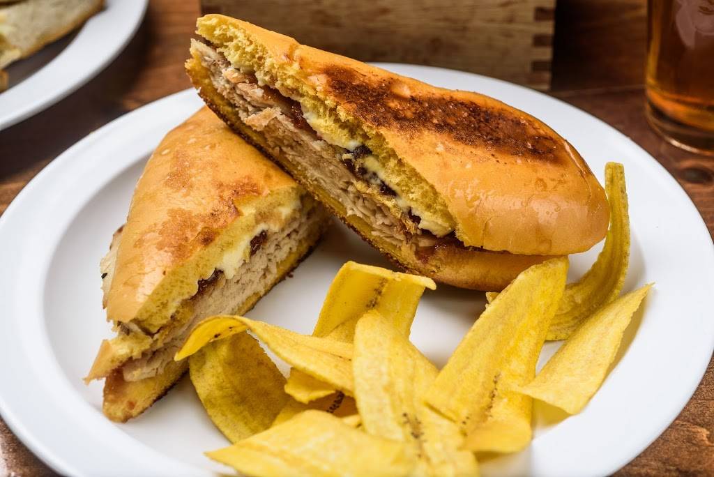 Embargo 62 | restaurant | 301 Cherokee Blvd, Chattanooga, TN 37405, USA | 4235514786 OR +1 423-551-4786