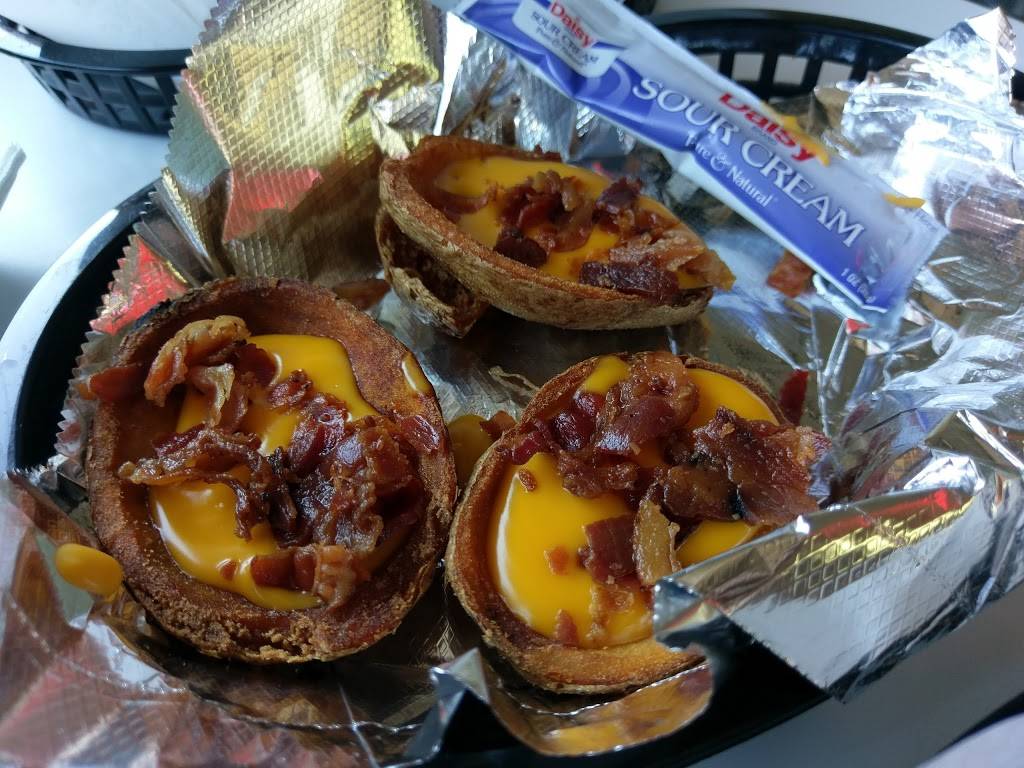 Mini Corral | restaurant | 1500 Main St, Alton, IL 62002, USA | 6184620400 OR +1 618-462-0400