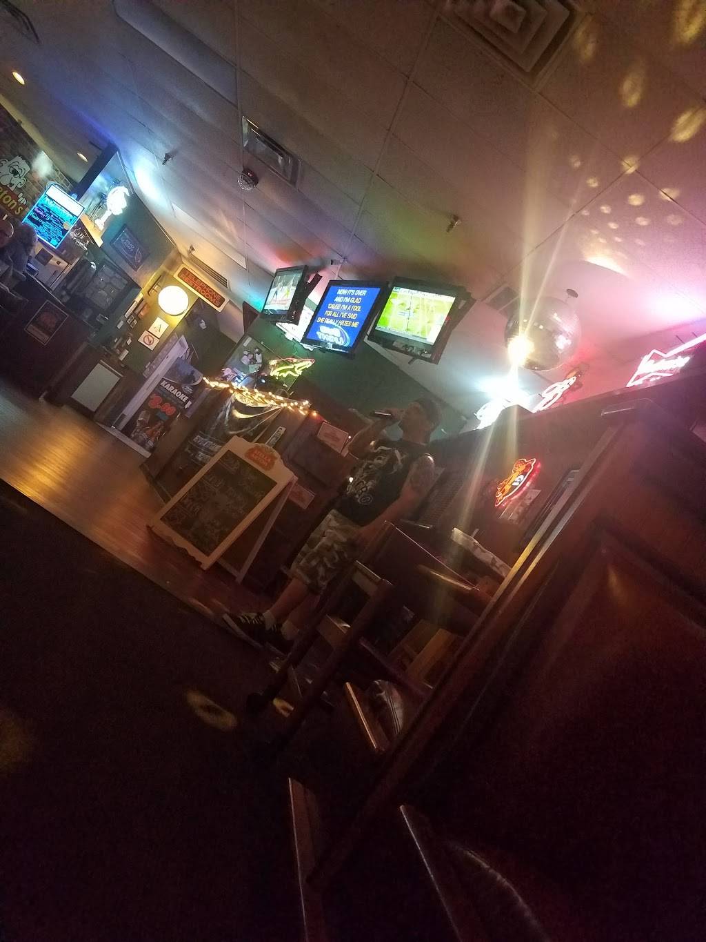 Simpletons Restaurant and Bar | night club | 2639 E Broadway Rd c105, Mesa, AZ 85204, USA | 4808908800 OR +1 480-890-8800