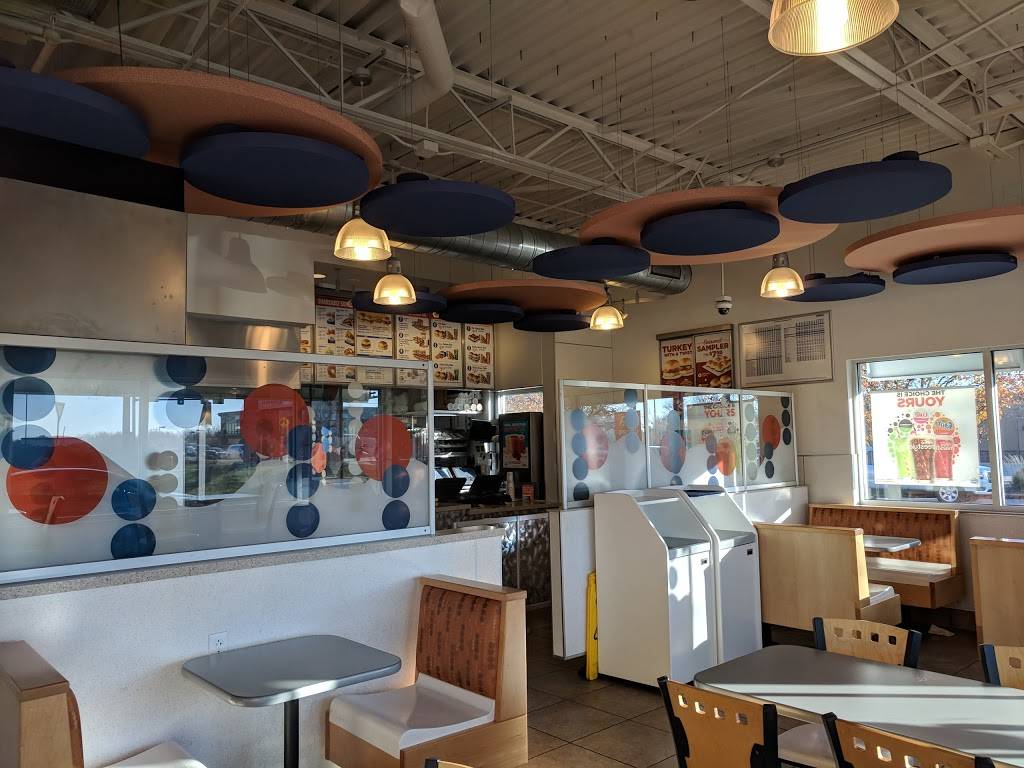 White Castle | restaurant | 2212 State Hwy K, OFallon, MO 63368, USA | 6362402015 OR +1 636-240-2015