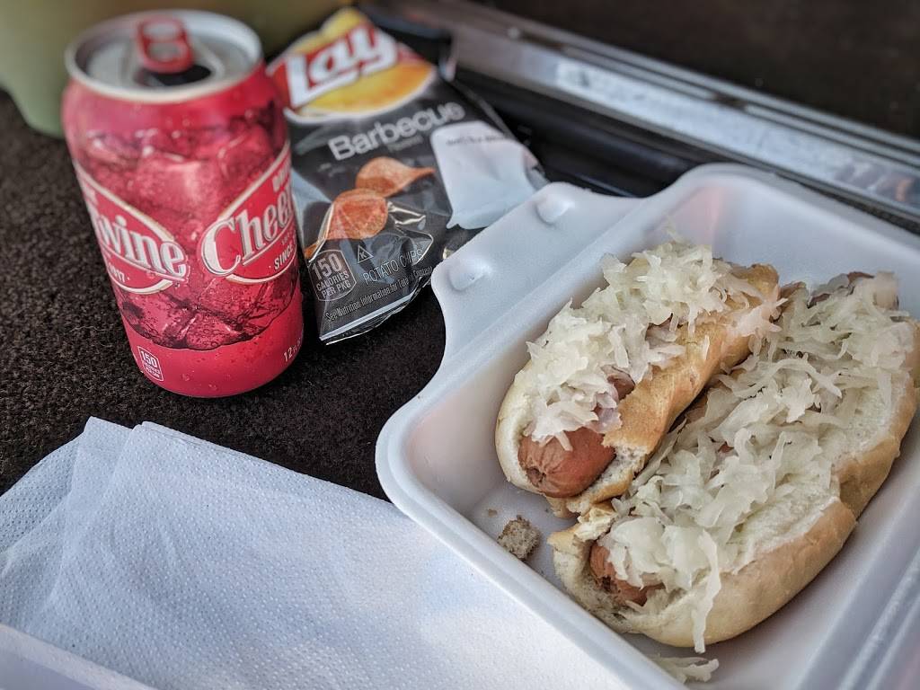 Rons Good Ol Dogs & Catering | restaurant | Wilkinson Blvd &, Morris Field Dr, Charlotte, NC 28208, USA | 7046168606 OR +1 704-616-8606