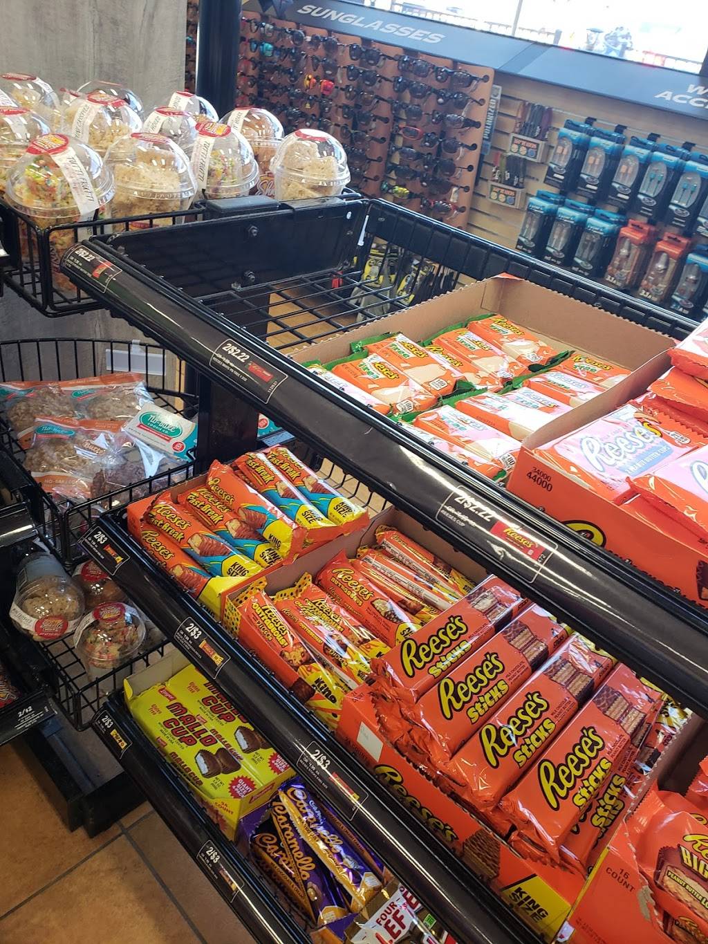 Sheetz #305 | cafe | 2721 S Queen St, York, PA 17403, USA | 7177416984 OR +1 717-741-6984