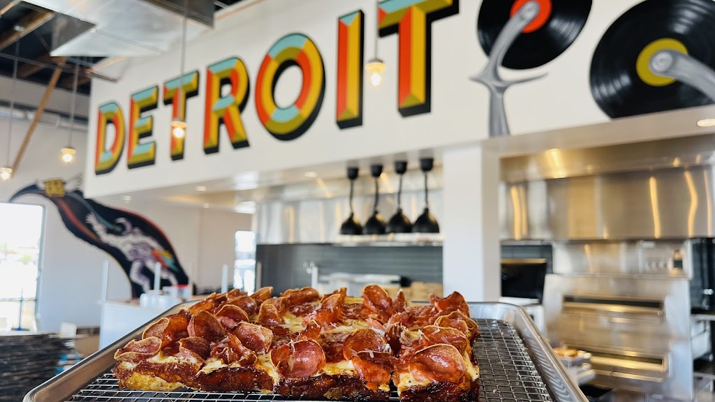 Transplant Detroit Style Pizza | restaurant | 4605 E Speedway Blvd, Tucson, AZ 85712, USA | 5203272394 OR +1 520-327-2394