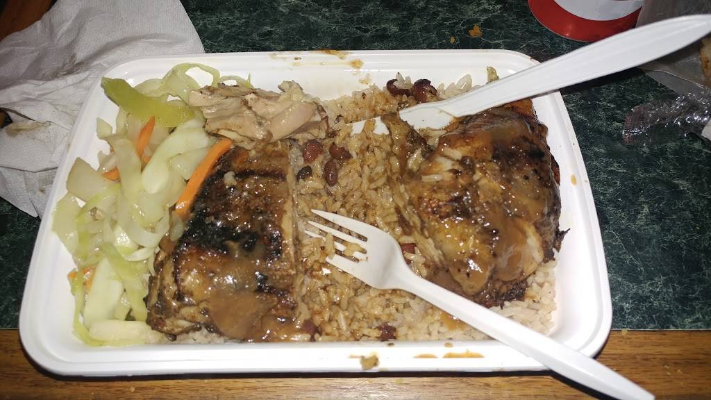 Jamaican Me Crazy | restaurant | 776 Main St, Willimantic, CT 06226, USA | 8609428831 OR +1 860-942-8831