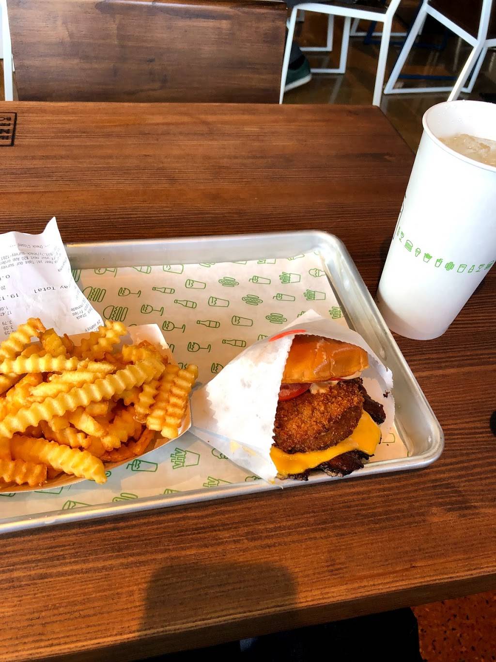 Shake Shack | restaurant | 200 N San Fernando Blvd, Burbank, CA 91502, USA | 7473333040 OR +1 747-333-3040