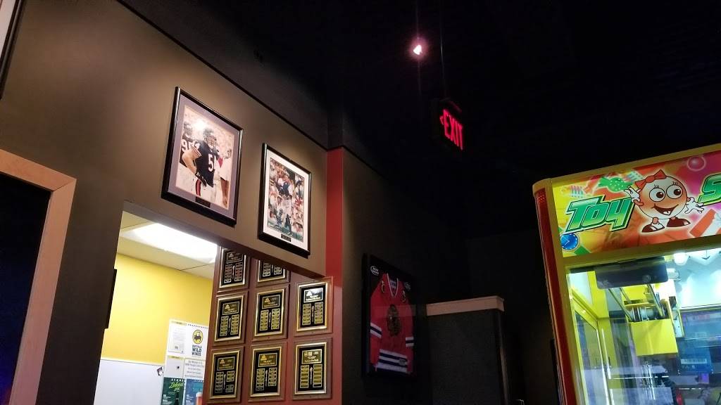 Buffalo Wild Wings | restaurant | 15888 South La Grange Road, Orland Park, IL 60462, USA | 7083649464 OR +1 708-364-9464