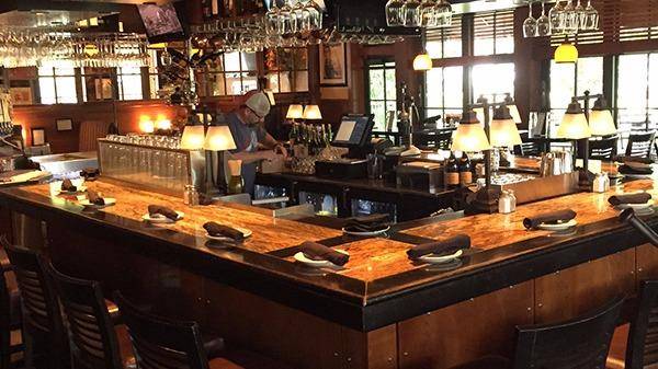 Ikes Minnetonka | restaurant | 17805 MN-7, Minnetonka, MN 55345, USA | 9526817099 OR +1 952-681-7099