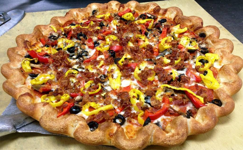 Emilios Pizza | restaurant | 20934 Drake Rd, Strongsville, OH 44149, USA | 4408461111 OR +1 440-846-1111