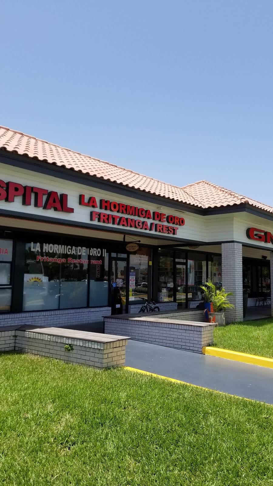 La Hormiga De Oro | restaurant | 18530 NW 67th Ave, Hialeah, FL 33015, USA | 3058193018 OR +1 305-819-3018