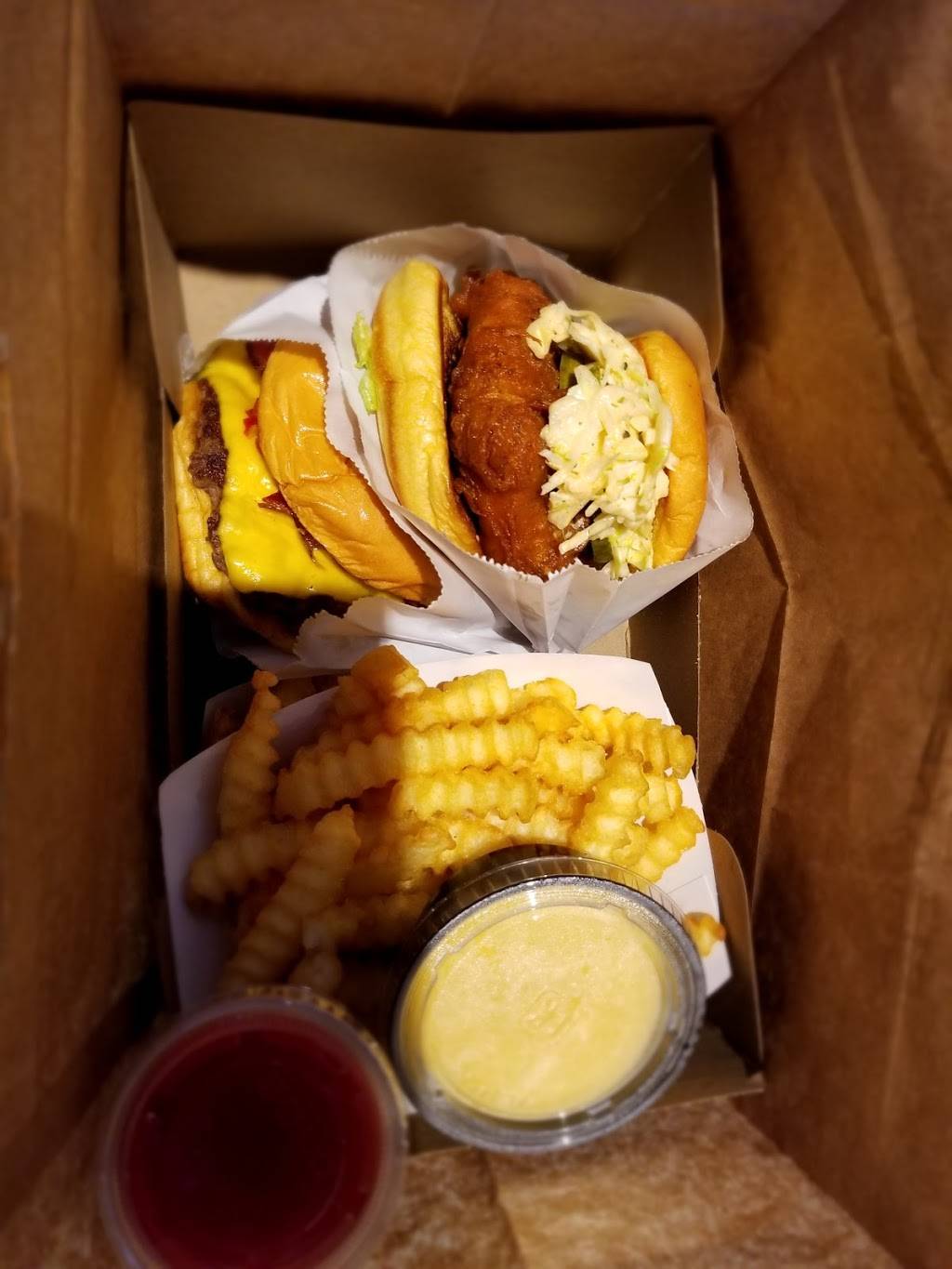 Shake Shack | restaurant | 379 N Central Ave, Hartsdale, NY 10530, USA | 9145298801 OR +1 914-529-8801