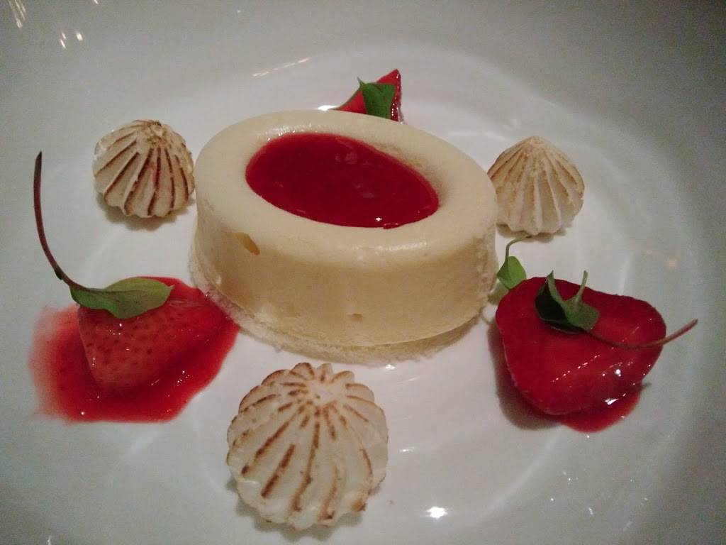 Le Cellier Steakhouse | restaurant | 1510 N Avenue, Orlando, FL 32830, USA | 4079393463 OR +1 407-939-3463