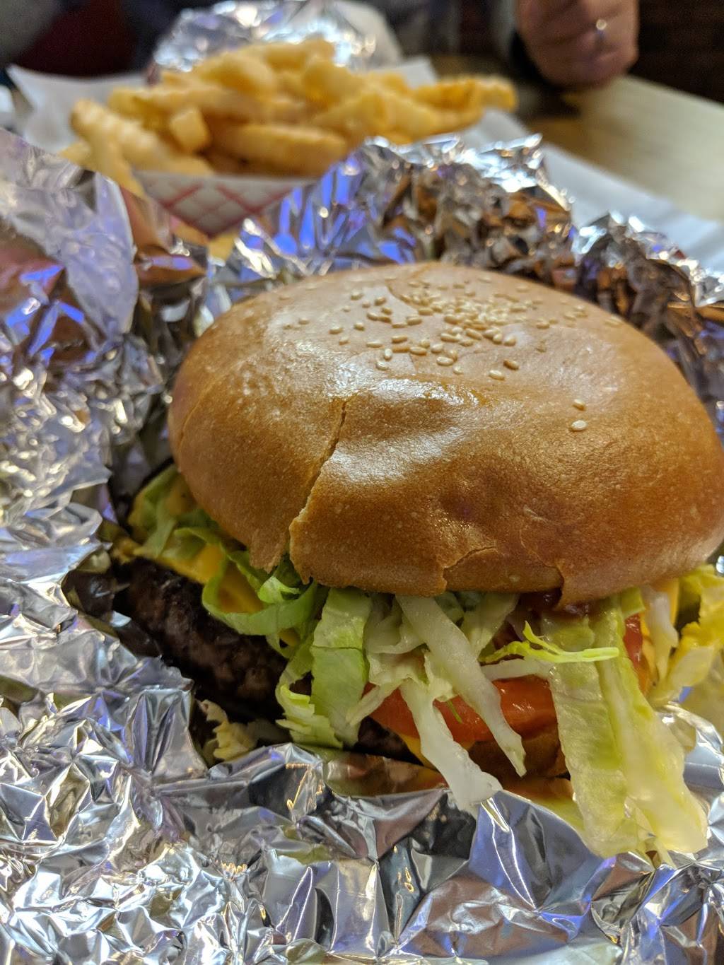 The Broiler | restaurant | 3601 Columbia Pike, Arlington, VA 22204, USA | 7039205944 OR +1 703-920-5944