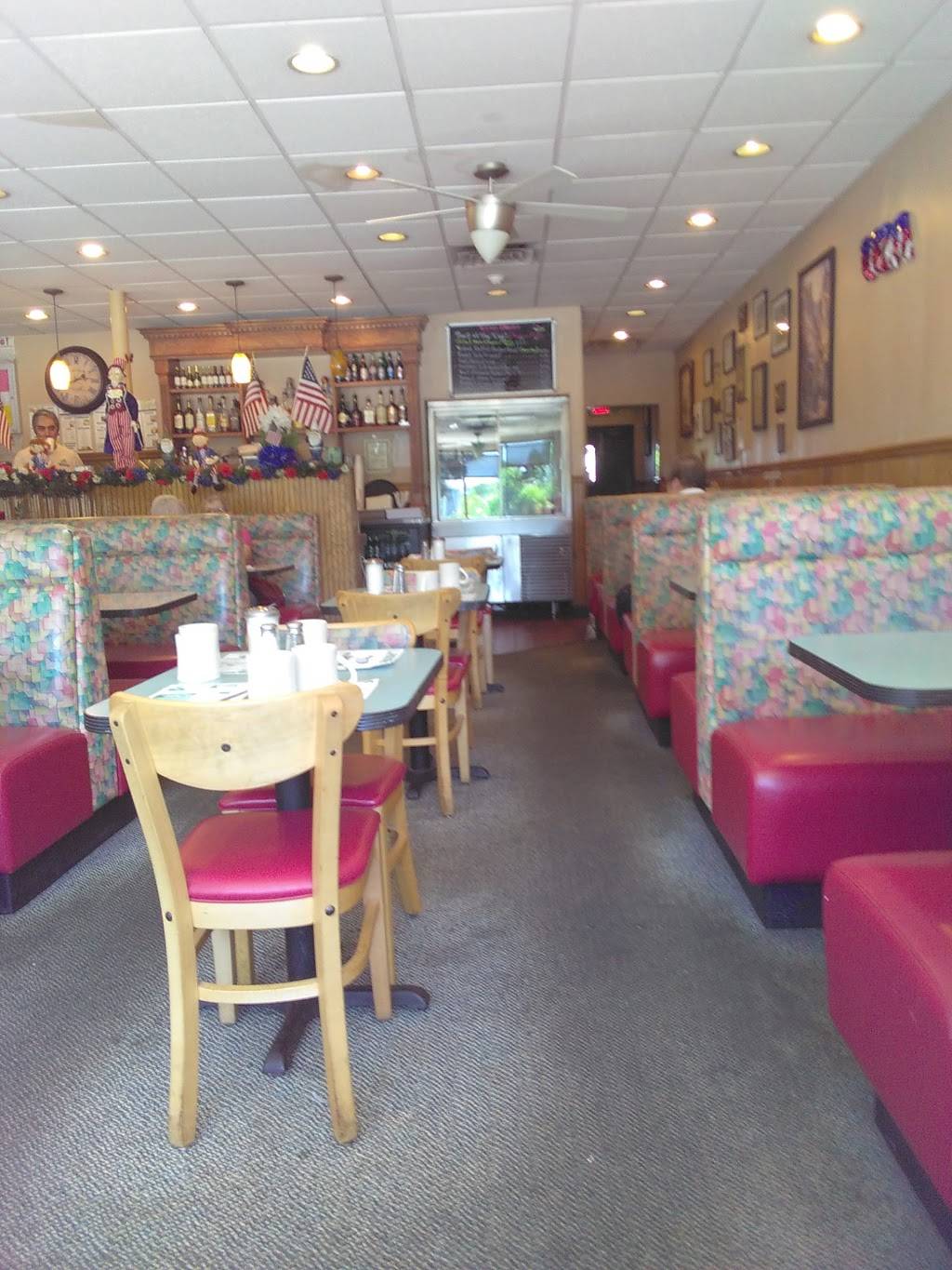 Hammersmith Family Restaurant | restaurant | 330 Central St, Saugus, MA 01906, USA | 7812338089 OR +1 781-233-8089